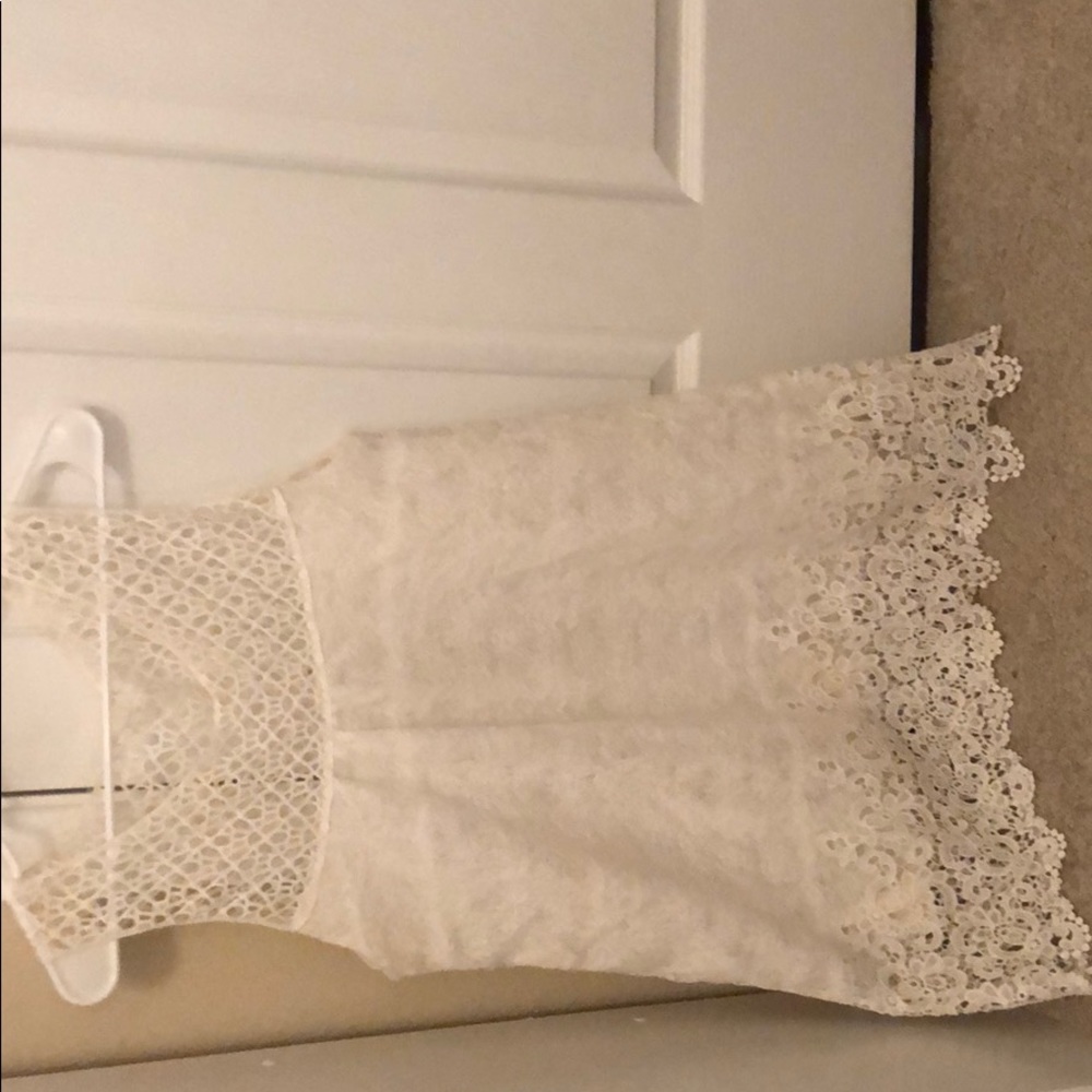 Cute without tags never worn white lace dress